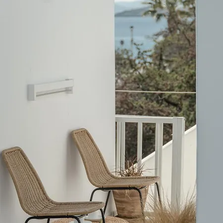 By The Sea Agia Anna Hotel *